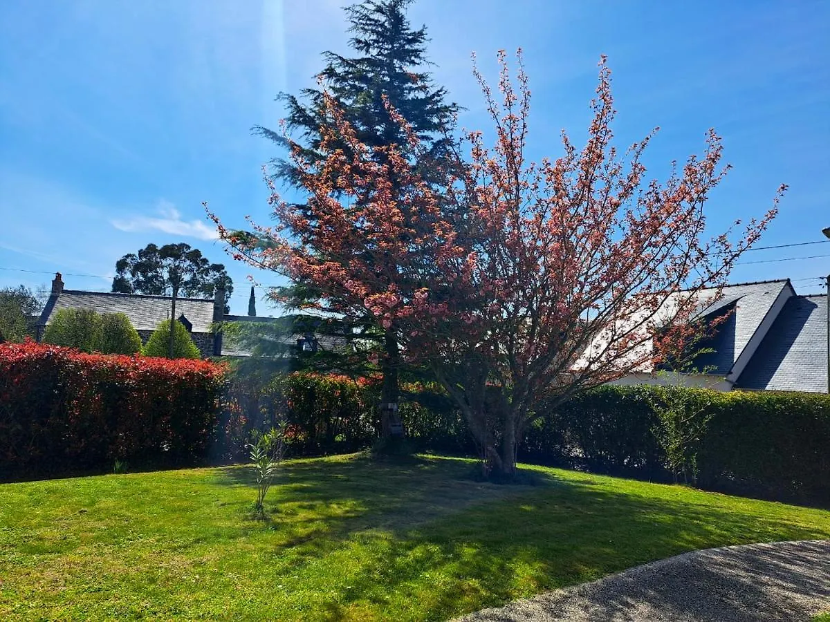 Maison Cosy A Saint-Meloir-Des-Ondes Avec Jardin Prive