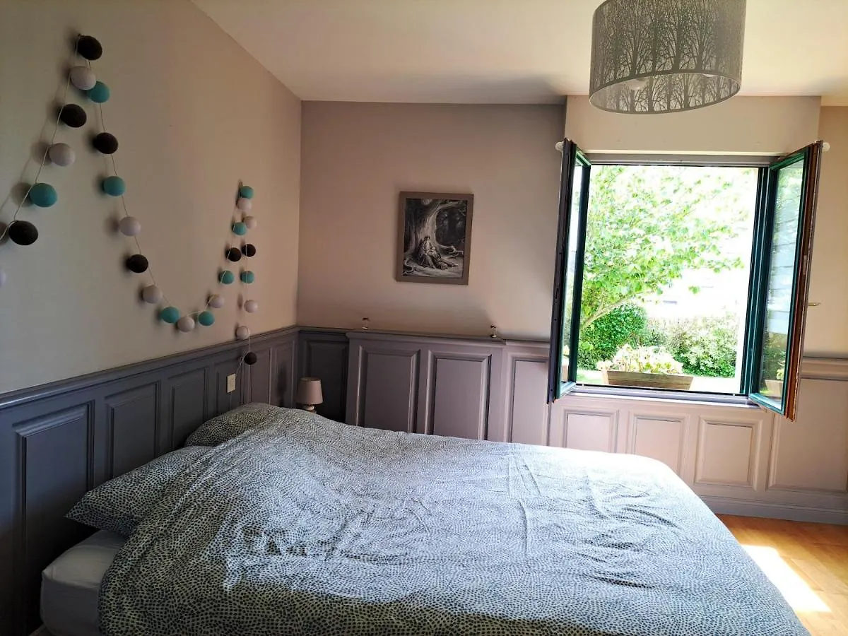 Maison Cosy A Saint-Meloir-Des-Ondes Avec Jardin Prive