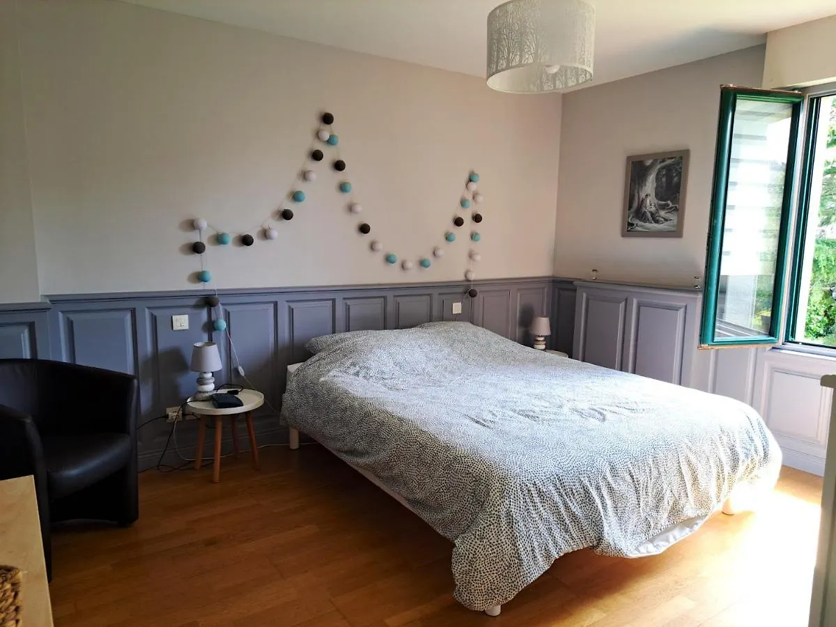Holiday home Maison Cosy A Saint-Meloir-Des-Ondes Avec Jardin Prive
